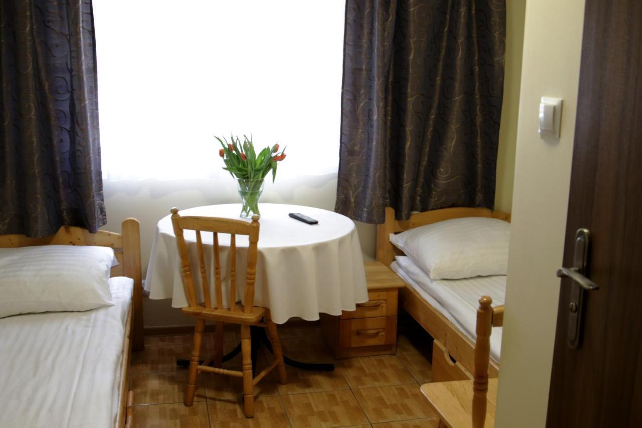 Hostel Rest Краків Екстер'єр фото